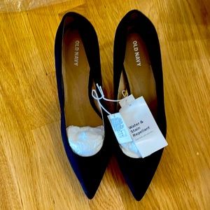 Old Navy Suede Black Kitten Heels brand new